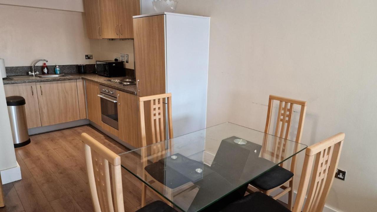 Two Bedroom Apartment, Birmingham City Centre B1 Exterior foto